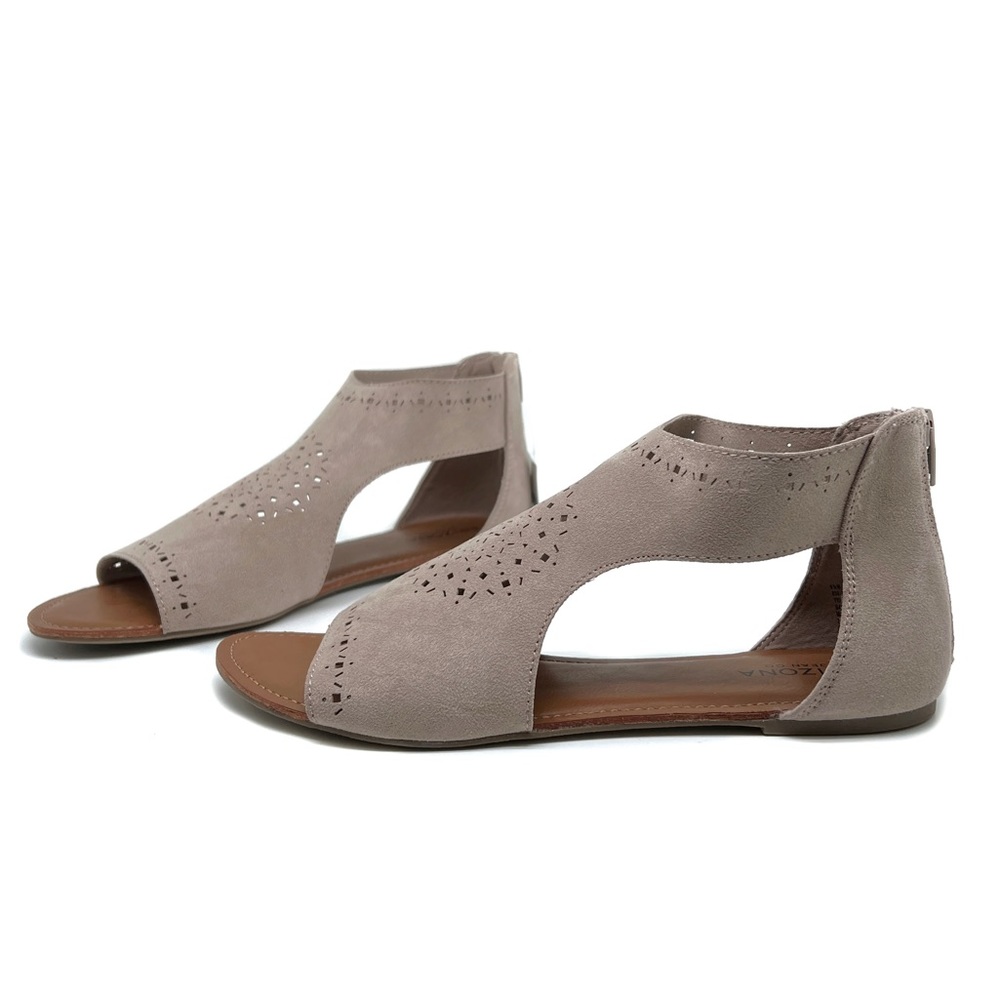 Arizona Jeans Tawny Sandal Faux Suede Cut Out Flats Taupe Size 9.5 - Picture 3 of 11